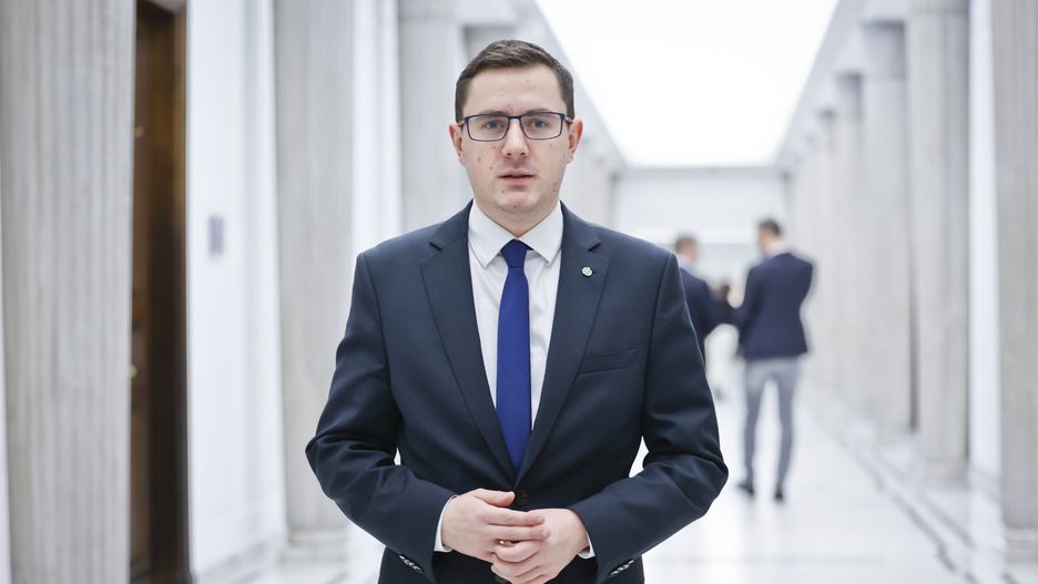 Pytany w ostatnich dniach o ponownie zamrożenie cen ciepła Motyka odpowiedział, że resort energii &#34;pracuje nad rozwiązaniem&#34;. Zadeklarował takie zaplanowanie rozwiązań, aby podwyżek cen nie było.