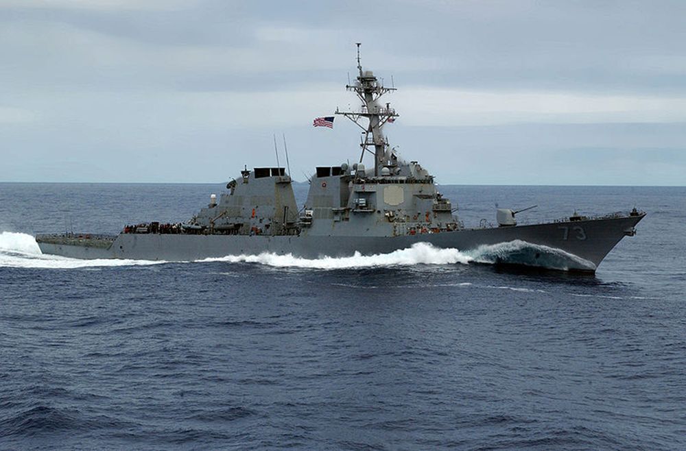 Niebezpieczne manewry na Morzu Południowochińskim. Niszczyciel USA omal nie został rozbity