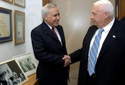 Szaron występuje z partii