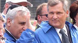 Prezydenci Izraela i Polski - Mosze Kacaw i Aleksander Kwaśniewski na czele Marszu Żywych