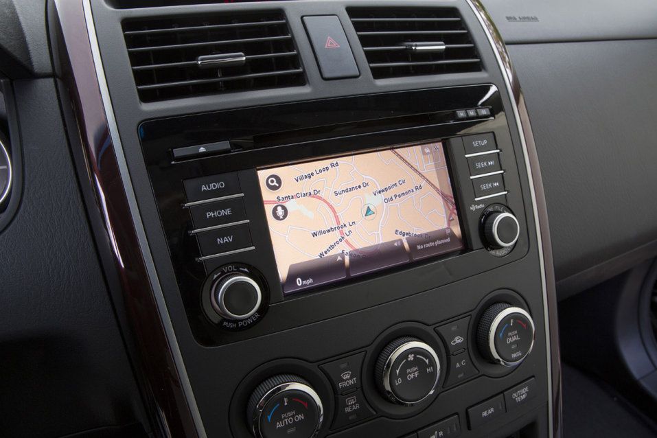 Odświeżona Mazda CX-9 na oficjalnych zdjęciach [galeria] 32