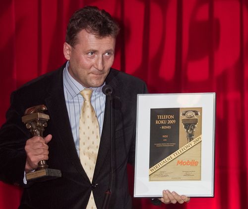 HTC HD2 telefonem roku 2009 w kategorii Biznes 2