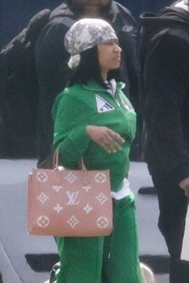 Nicki Minaj marches to a private jet