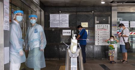 Koronawirus. Pierwszy taki przypadek na świecie. 33-latek z Hongkongu ponownie zakażony