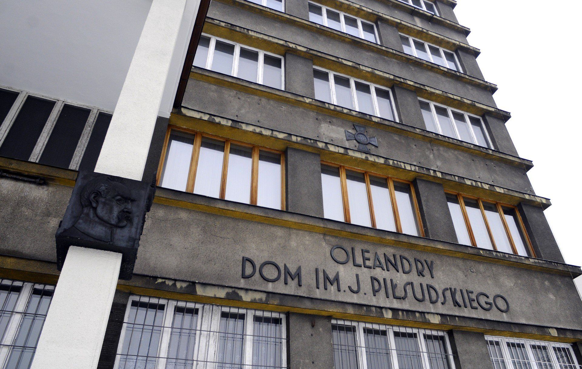 Budynek przy Oleandrach wciąż czeka na remont, uratowane eksponaty przeszły już konserwację