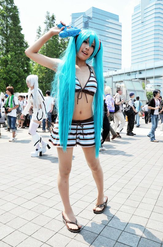 Śliczne azjatki z tokijskiego konwentu Comiket 27