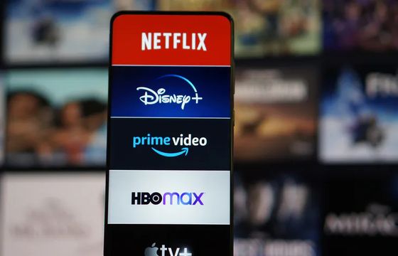 Święta ze streamingiem? Disney+ przed TVP VOD, platforma Polsatu wypadła z czołówki