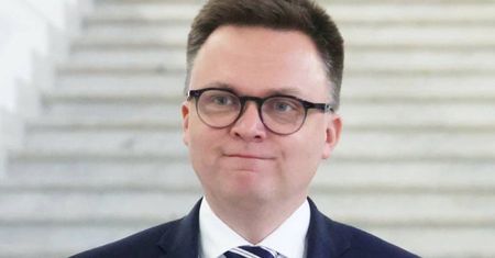 Debiut Hołowni w roli marszałka Sejmu rozpalił Polskę. "Najbardziej fascynujące reality-show, które przyszło nam oglądać" (OKIEM PUDELKA)