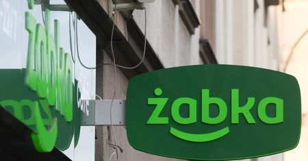 Szpitale, szkoły i fabryki. Żabka ma nowy cel