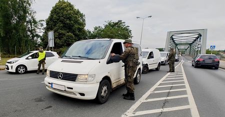 Kontrole na granicach z Niemcami i Litwą. Jest deklaracja wydłużenia