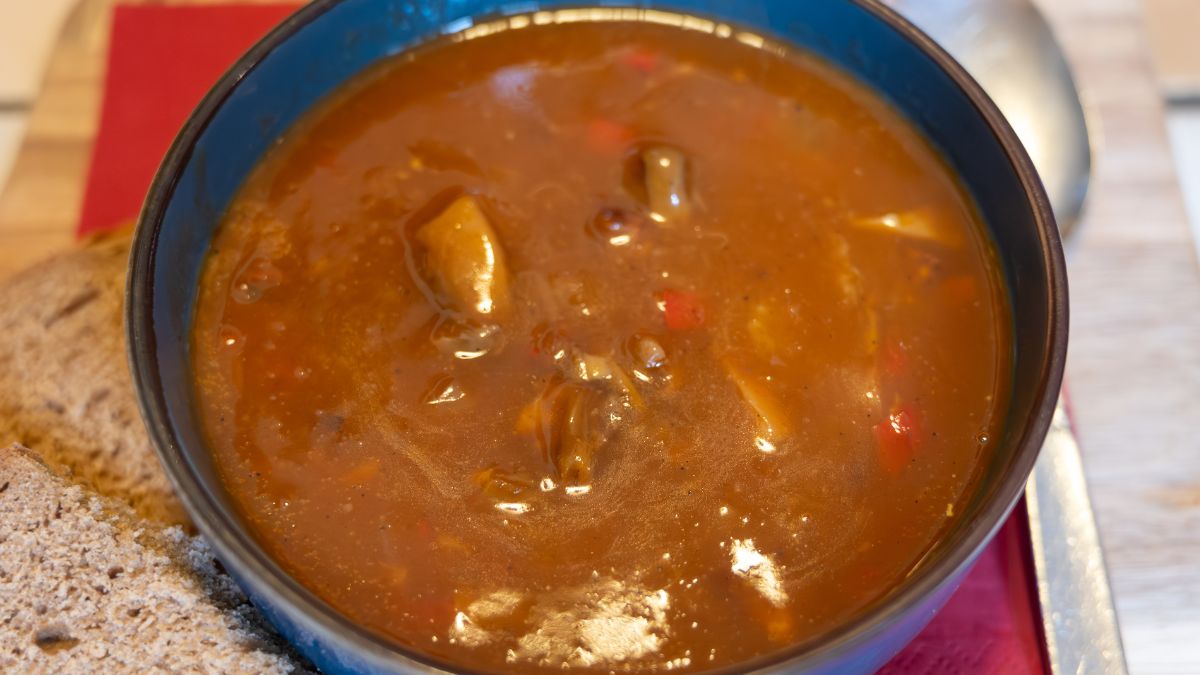 Dziś już mało kto gotuje zupę z ogonów wołowych