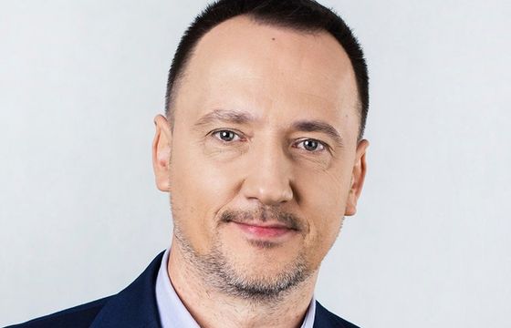 Jarek Rybus communications directorem w Escola