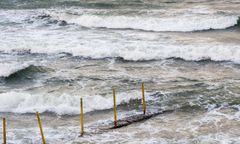 Kapitan wypadł z jachtu. Załoga jest holowana do portu