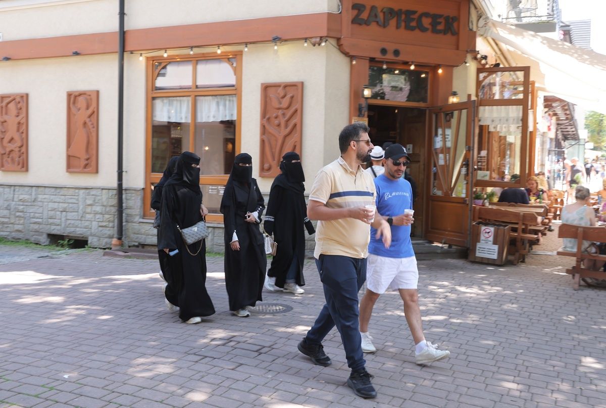 Górale rozkładają ręce. Arabowie omijają Zakopane