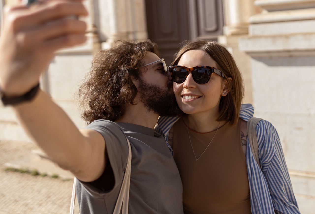 Boost your social status by 'throning': The unsettling dating trend on the rise