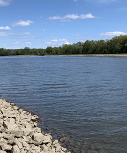 Wrocław. 54-latek wyciągnięty z Odry nie żyje