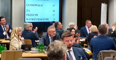 PiS niespodziewanie przegrał. Ważne głosowanie po myśli opozycji
