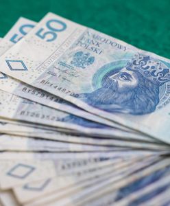 Dostawali zawyżoną pensję. Teraz mają oddać pieniądze