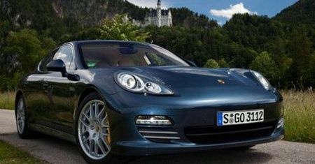 Jak Porsche przywitało Panamerę [wideo]