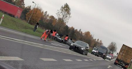 Utrudnienia na DK19 Lublin – Lubartów po zderzeniu dwóch aut