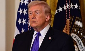 Sąd nakazuje zwrot miliardów z nielegalnych ceł Trumpa