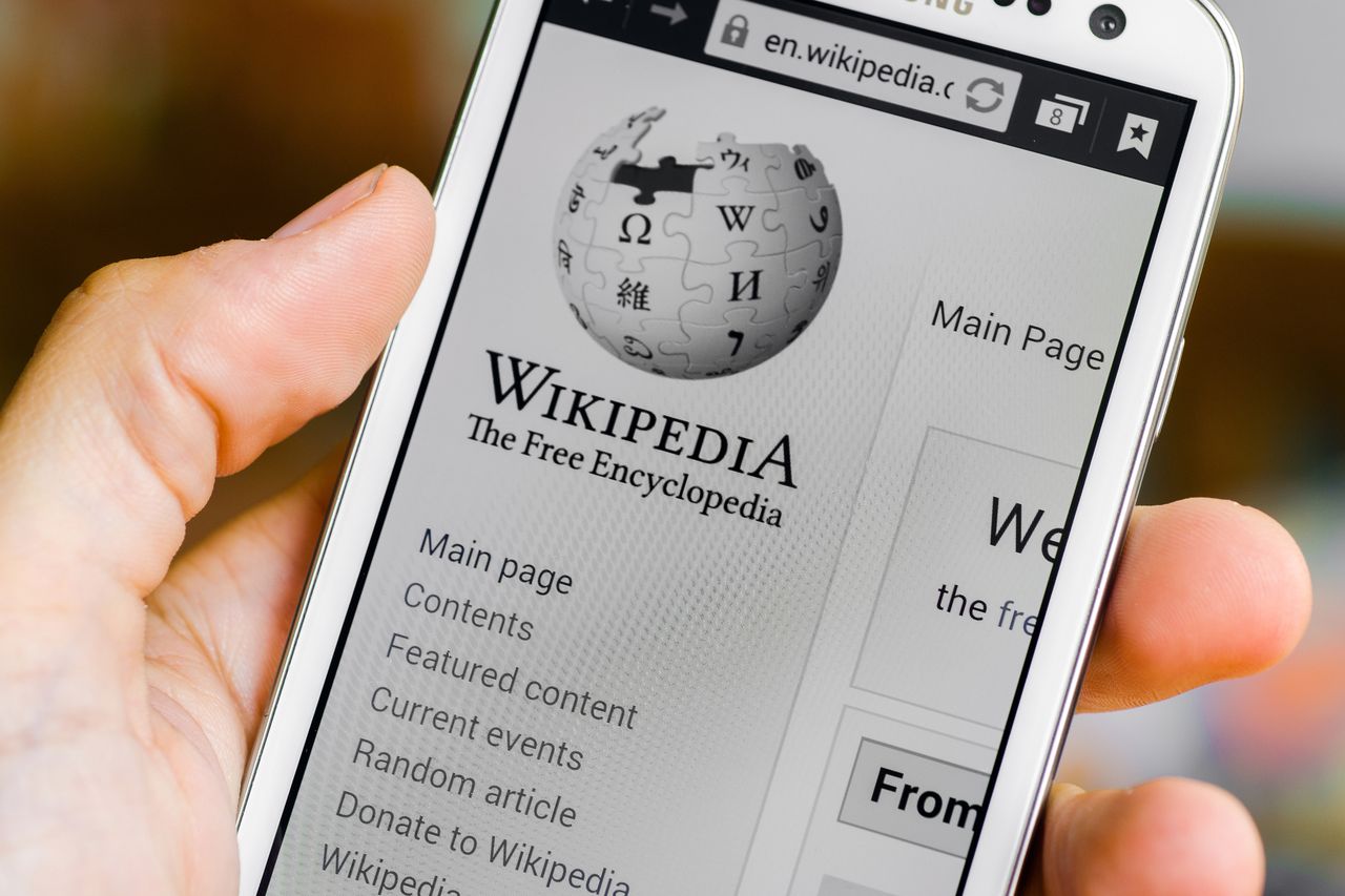 Wikipedia ogłasza współpracę z Google. (depositphotos)