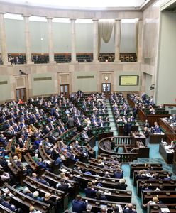 Posłowie wydali majątek na hotele. Podróżowali nawet w pandemii