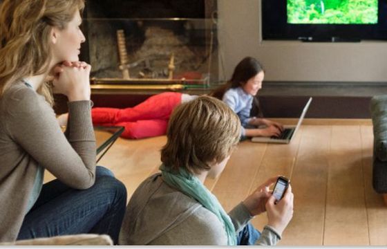 Nielsen: Co czwarte gospodarstwo w Polsce korzysta z płatnych treści streamingowych