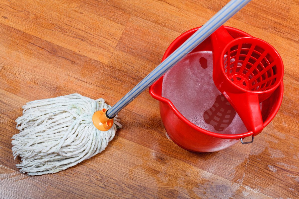 Mopping the floor will be more enjoyable if you regularly sprinkle the mop.