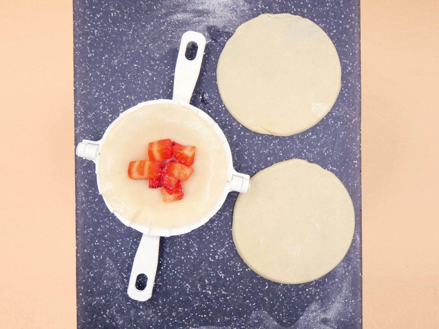 Pierogi z truskawkami przepis