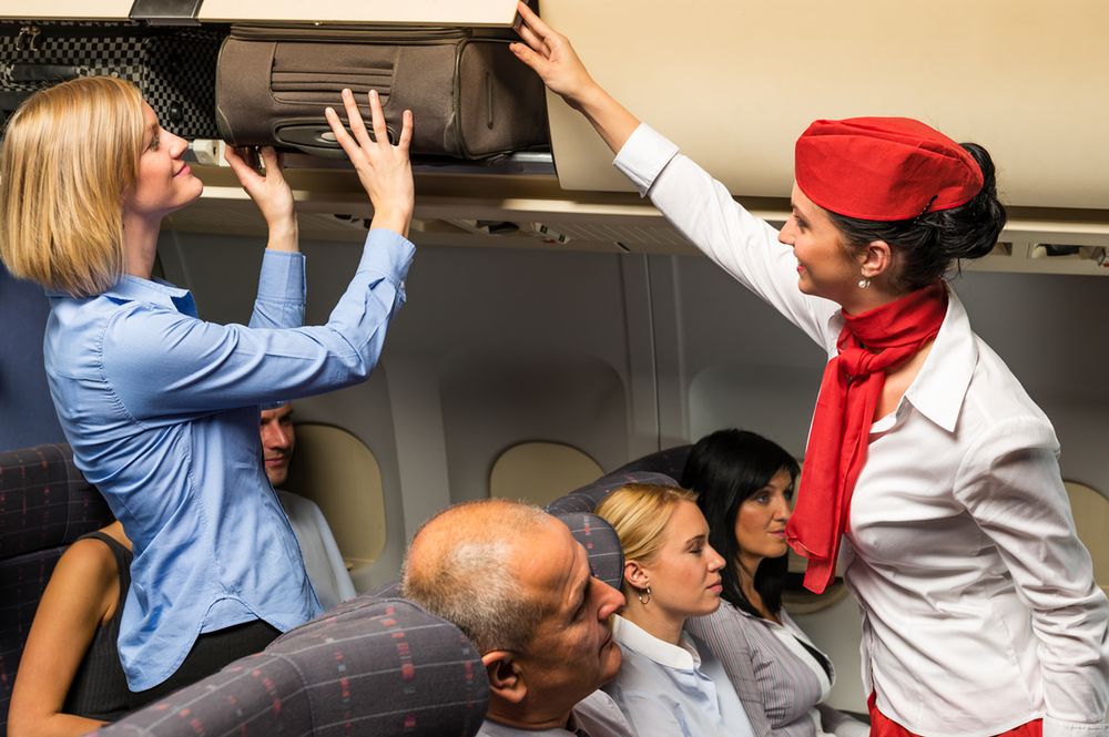 Marzysz o karierze stewardesy? Ten wymóg może cię zdyskwalifikować