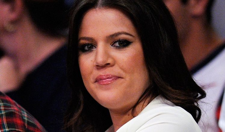 Mocno wyretuszowana Khloe Kardashian pozuje z Kris Jenner i Marthą Stewart