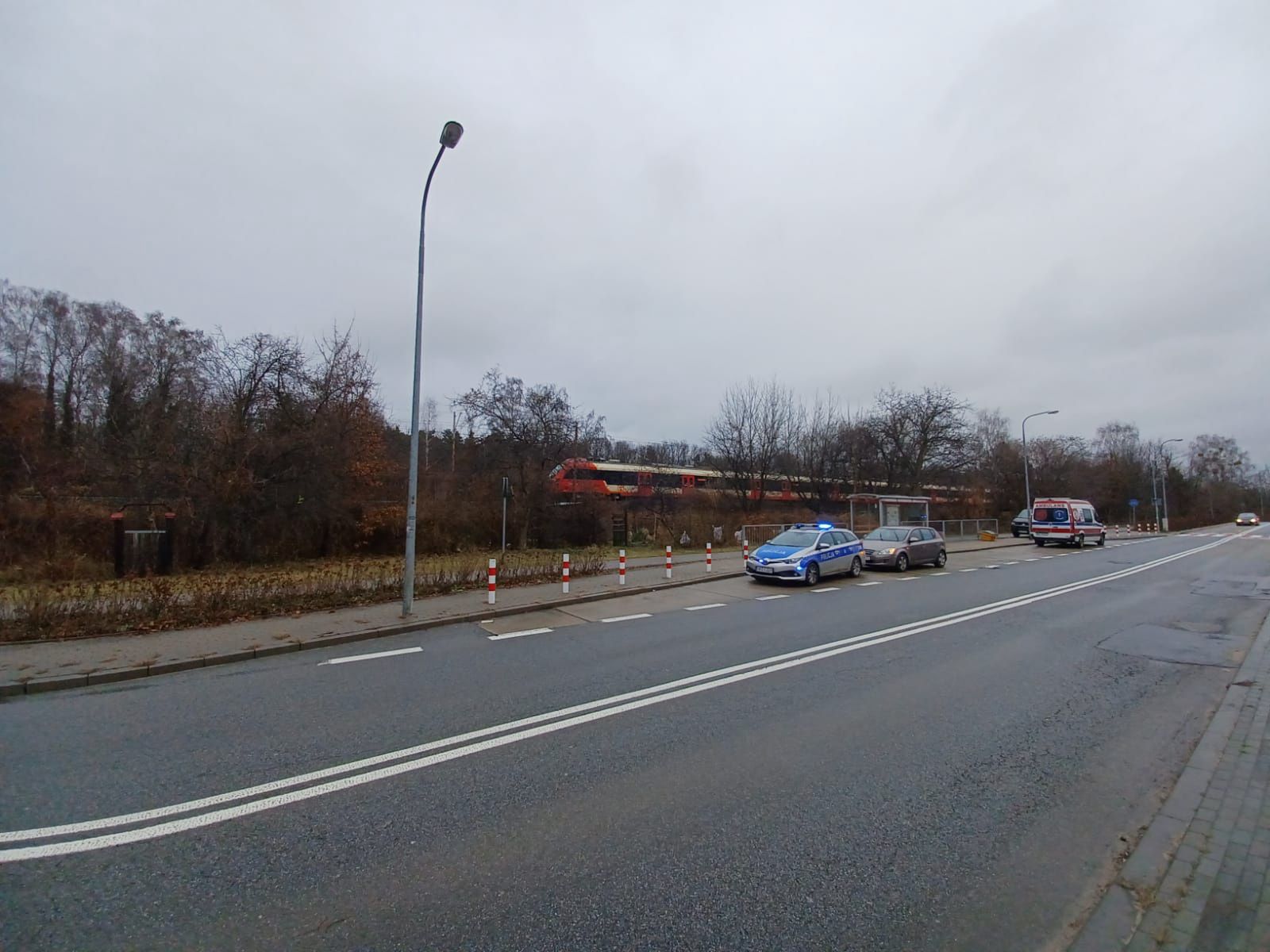 Tragedia na stacji Olszynka Grochowska. Zginęła dziewczynka potrącona przez pociąg