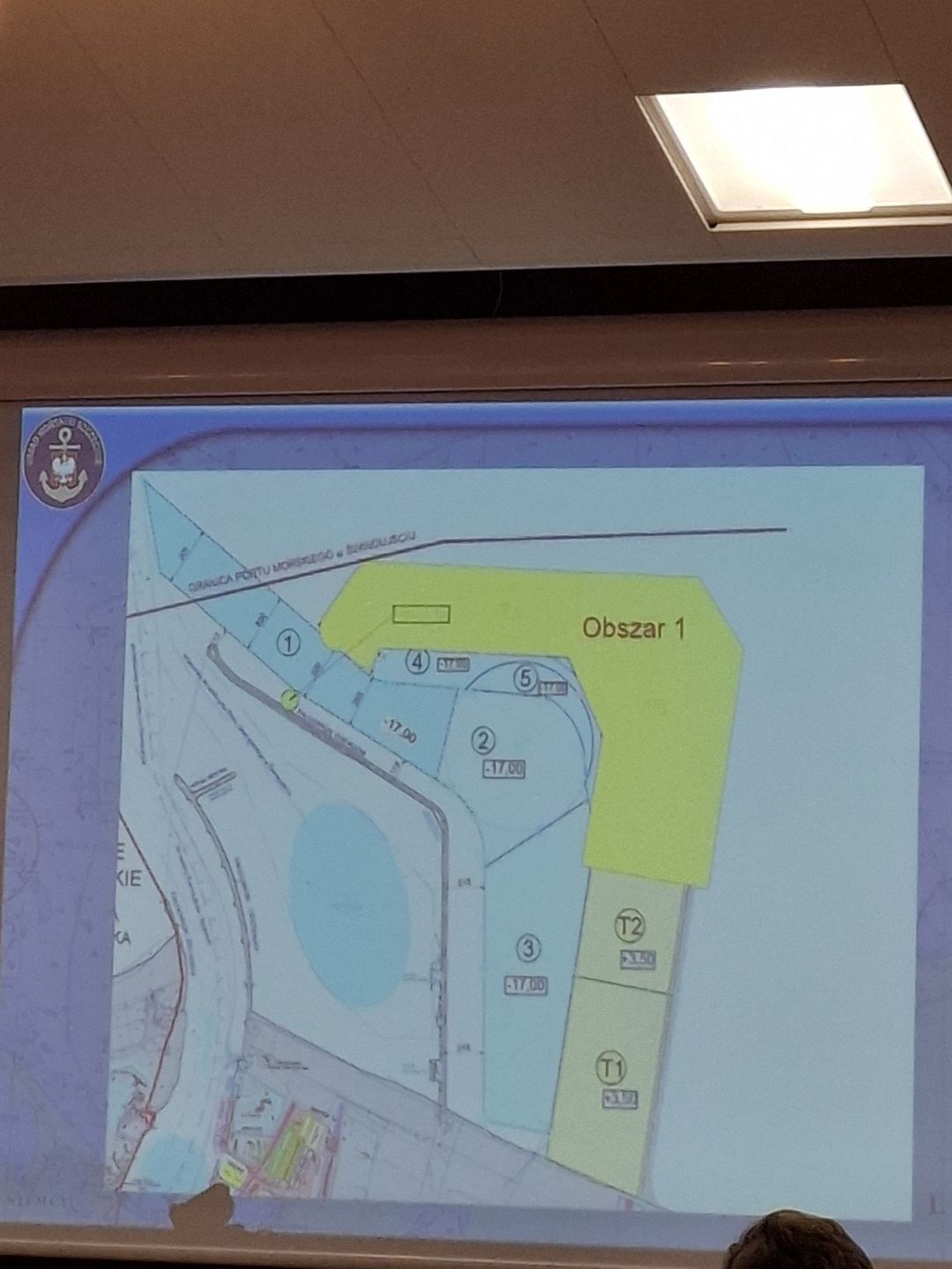 Prace związane z oczyszczaniem dna Bałtyku pod budowę portu zewnętrznego rozpoczną się na obszarze oznaczonym kolorem żołtym (Obszar 1). T1 i T2 to miejsce pod port kontenerowy