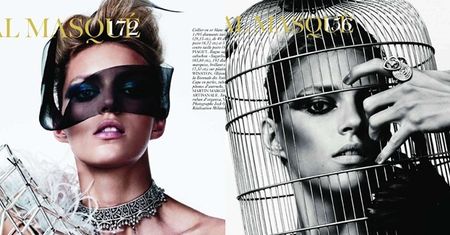 Anja Rubik topless i z klatką na głowie! (ZDJĘCIA)