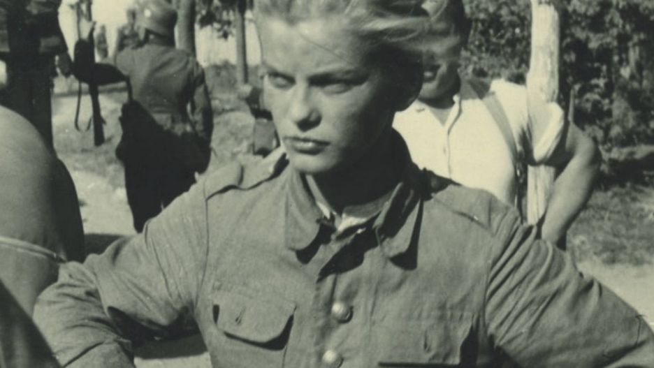 Elżbieta Zahorska na zdjęciu wykonanym przez Niemców po tym jak została wzięta do niewoli we wrześniu 1939 roku