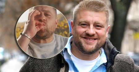 Tomasz Jakubiak w nowej reklamie znanej stacji. Eksperci apelują: "Nie do obrony ETYCZNIE"
