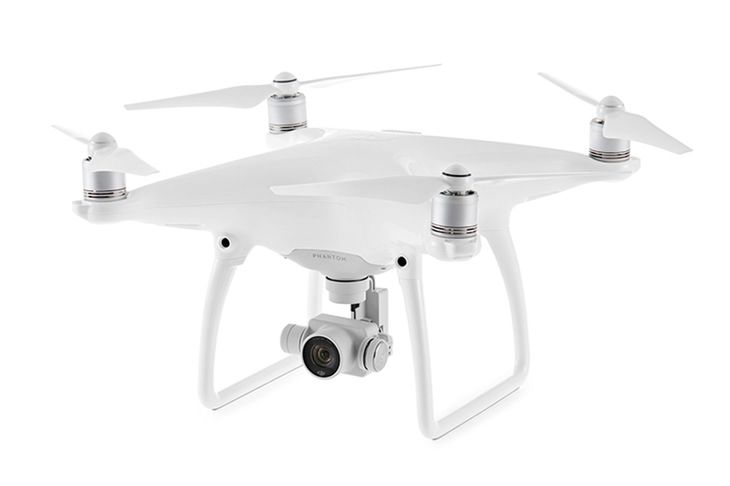 DJI Phantom 4 - flagowy dron, który wykrywa przeszkody, filmuje w 4K i może być sterowany tabletem 5