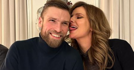 Ciężarna Zofia Zborowska na zdjęciu z mężem. Poród tuż-tuż