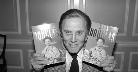 Kirk Douglas. Nie żyje ikona kina – spektakularna kariera słynnego Spartakusa
