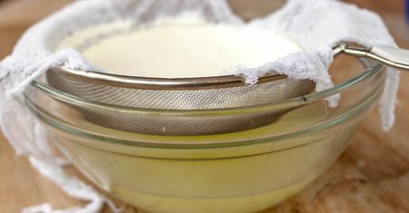 Co zrobić z serwatki? Tak wykorzystasz mało doceniany produkt