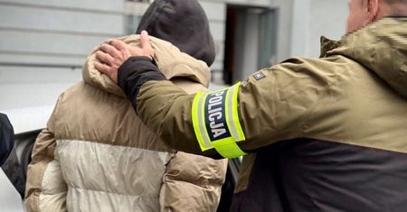 18-latka uderzyła w twarz kierowcę autobusu. Oto co znaleźli przy niej policjanci