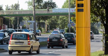 Błysk fotoradaru. Czy mandat jest pewny? Tak można go uniknąć