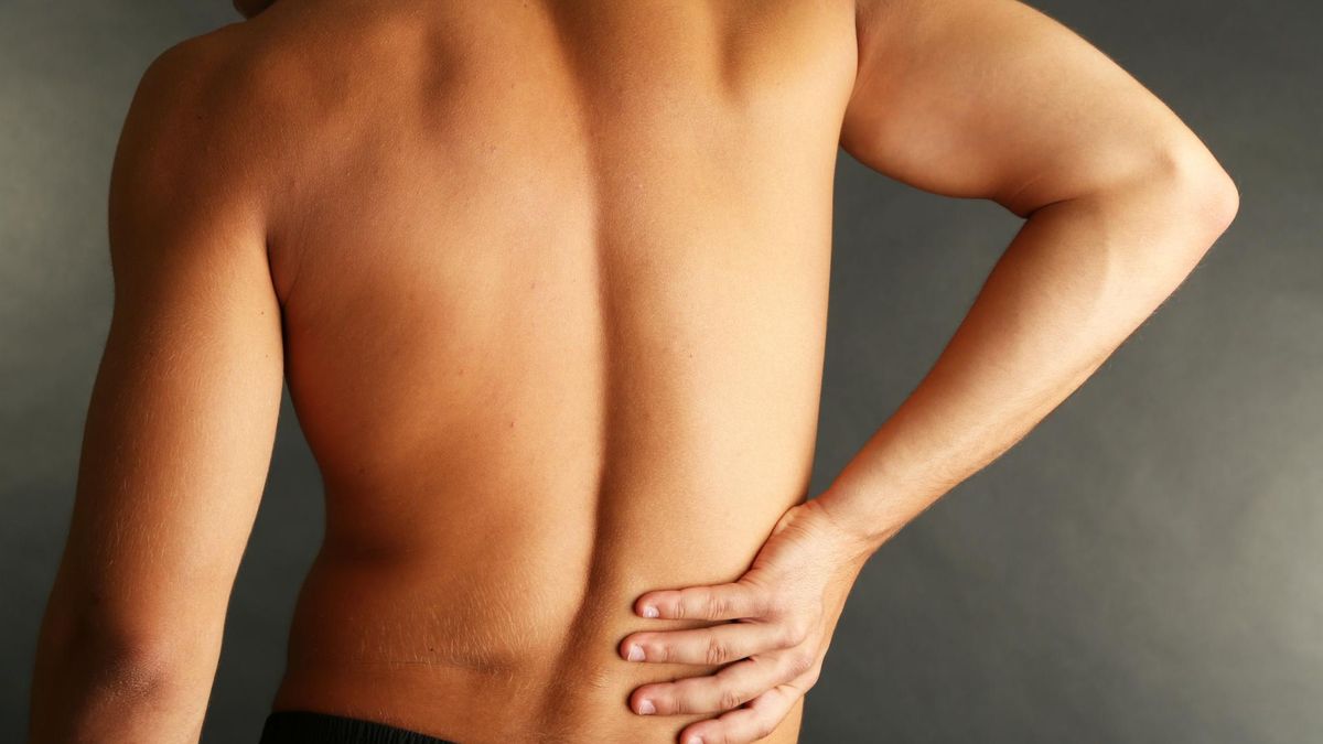 Niewygodny materac, niewłaściwa pozycja spania czy zbyt długie chodzenie w ciągu dnia sprawiają, że wieczorem ból pleców to pewniak