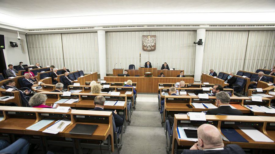 Senat pracuje nad ustawą o bonie turystycznym.