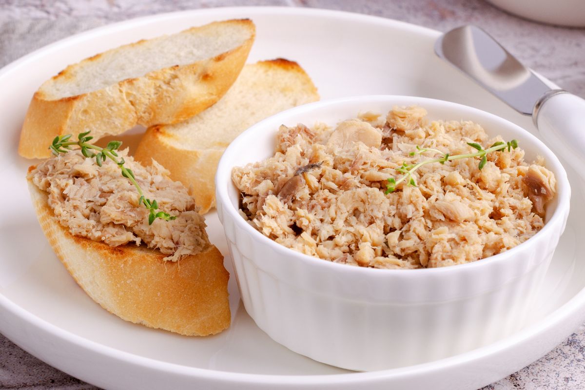 Prosta i pyszna pasta kanapkowa z wędzoną makrelą