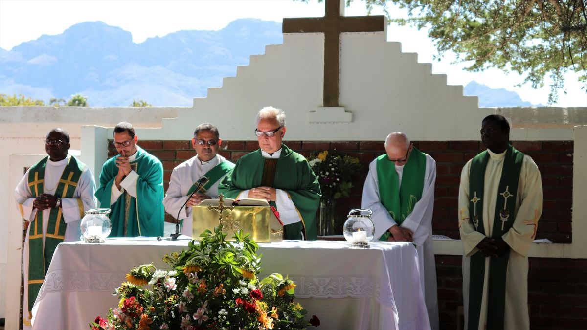 Jaką emeryturę dostają księża emeryci?