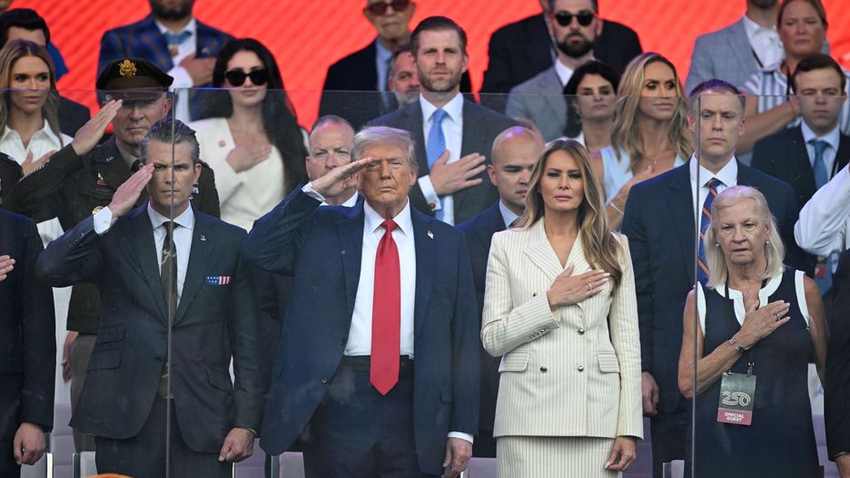 Donald i Melania Trump podczas defilady wojskowej