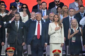 Czołgi na ulicach USA. Defilada z okazji urodzin Trumpa