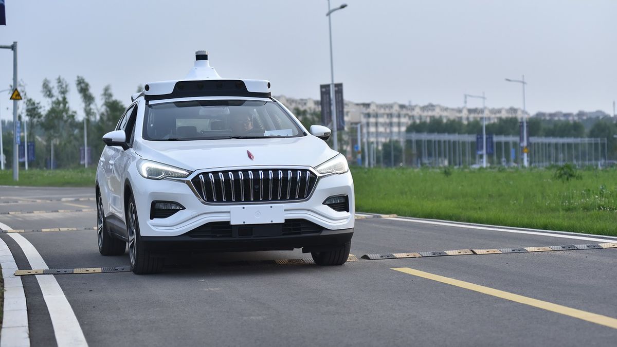Nowe chińskie robotaxi ma być prawie dwa razy tańsze od poprzednika